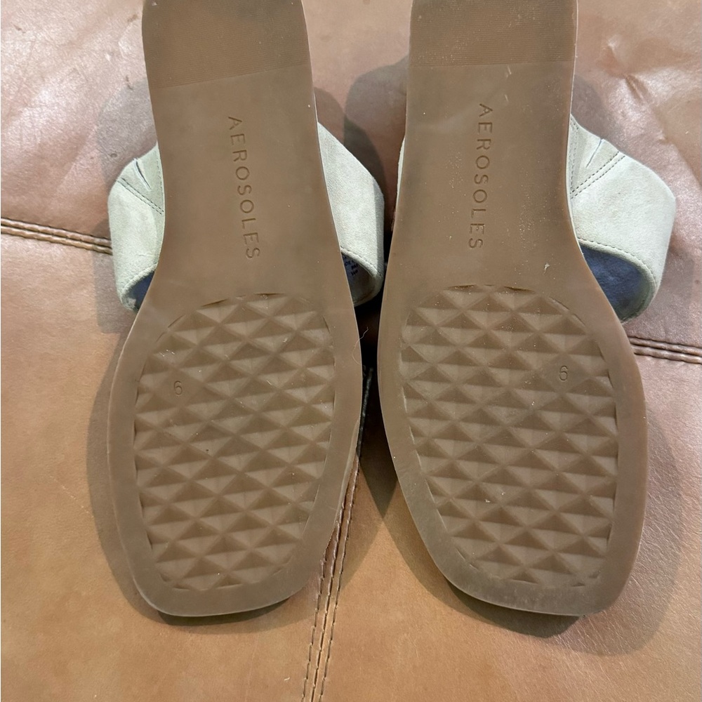 AEROSOLES Slides - Picture 4 of 6
